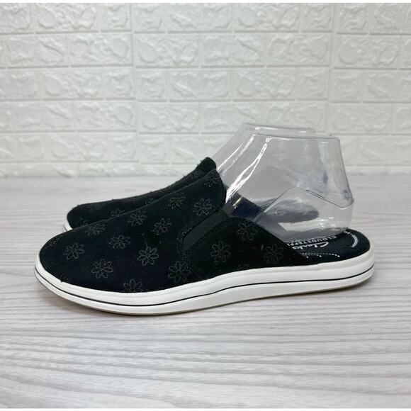 Clarks Shoes Womens 9 Black Floral Slip On Flat Mule Cloud Steppers Flat Casual - Picture 5 of 7